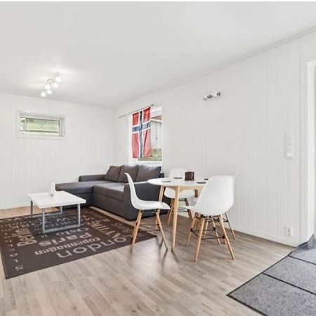 Lovely 1 Bedroom Downstairs Condo With Free Parking Place Svolvær Exterior foto